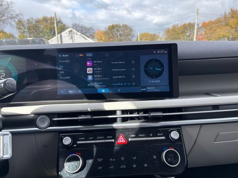 Used 2025 Hyundai Tucson Blue image 18