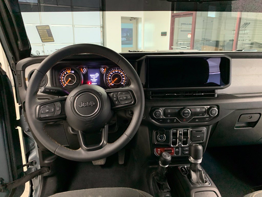 Used 2024 Jeep Wrangler Unlimited Sport AWD/4WD image 10