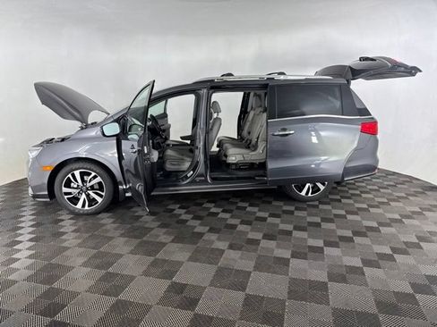 Used 2019 Honda Odyssey Elite image 11