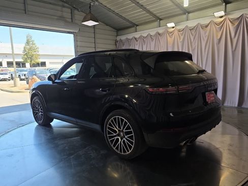 Used 2019 Porsche Cayenne S AWD/4WD image 7
