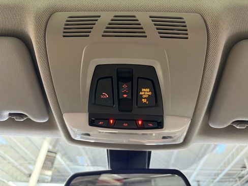 Used 2017 BMW 320i xDrive Sedan image 50