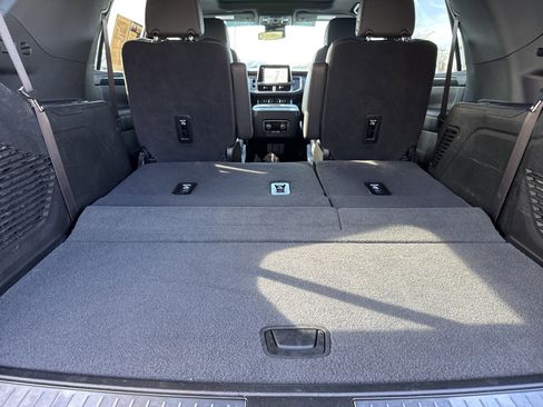 Used 2024 Chevrolet Tahoe RST w/ Luxury Package image 38