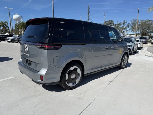 New 2025 Volkswagen ID. Buzz Pro S image 3