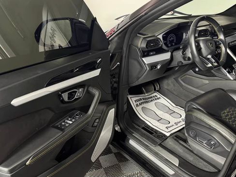 Used 2019 Lamborghini Urus AWD/4WD image 11