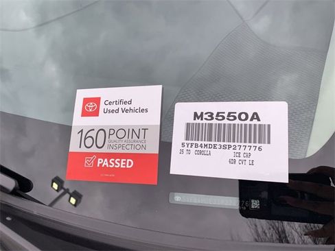 Used 2025 Toyota Corolla LE image 37