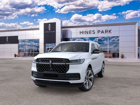 New 2026 Lincoln Navigator Black Label AWD/4WD image 2