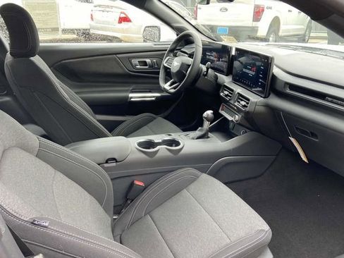 New 2025 Ford Mustang Coupe image 4