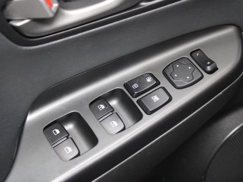 Used 2020 Hyundai Kona Limited image 10