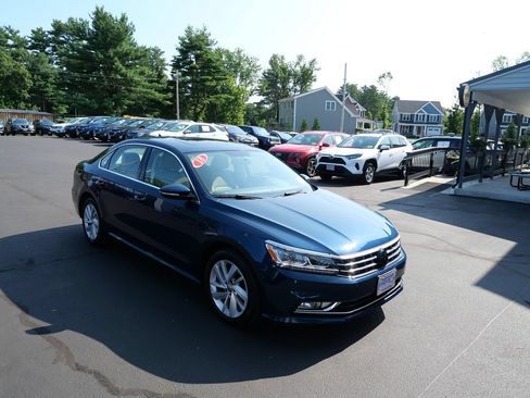 Used 2018 Volkswagen Passat 2.0T SE w/ SE Lighting Package FWD image 2