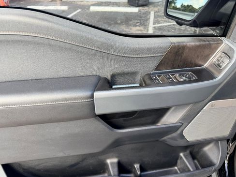 Used 2022 Ford F150 Lightning Lariat AWD/4WD image 17