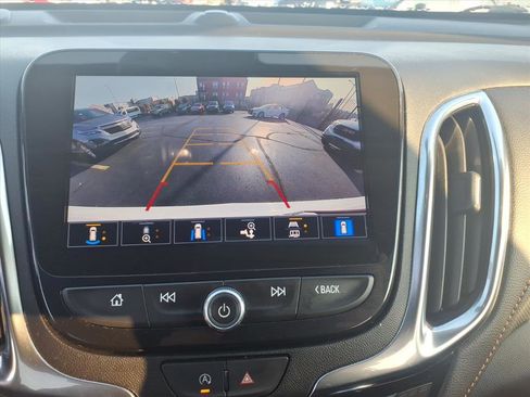 Used 2022 Chevrolet Equinox Premier image 17