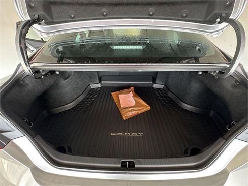 Used 2026 Toyota Camry SE image 23