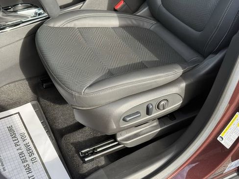 Used 2023 Buick Encore GX Essence w/ Experience Buick Package FWD image 14