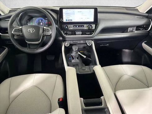 Used 2026 Toyota Grand Highlander XLE FWD image 23