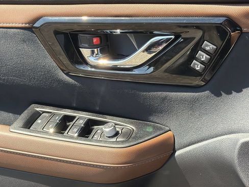 Certified 2026 Subaru Forester Touring w/ Touring Hybrid Package AWD/4WD image 25