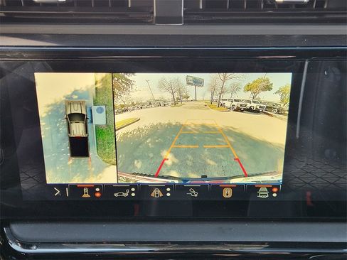 Used 2025 GMC Sierra 2500 AT4X image 15