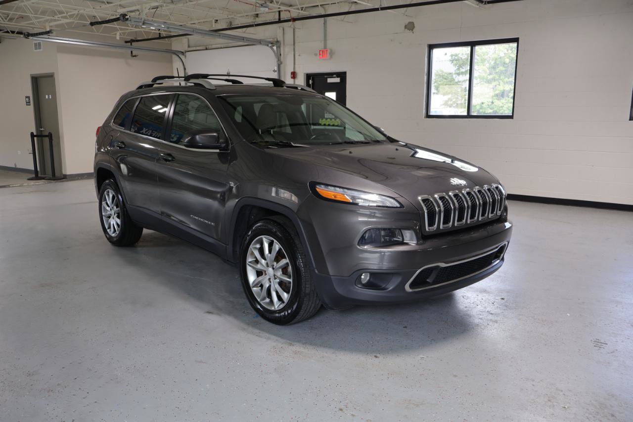Used 2018 Jeep Cherokee Limited AWD/4WD image 12