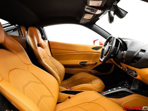 Used 2019 Ferrari 488 GTB RWD image 38