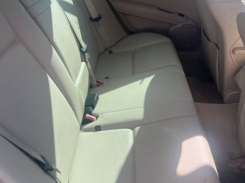 Used 2010 Mercedes-Benz C 300 Sedan image 12