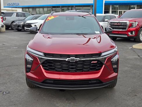 Used 2025 Chevrolet Trax RS w/ Driver Confidence Package image 8