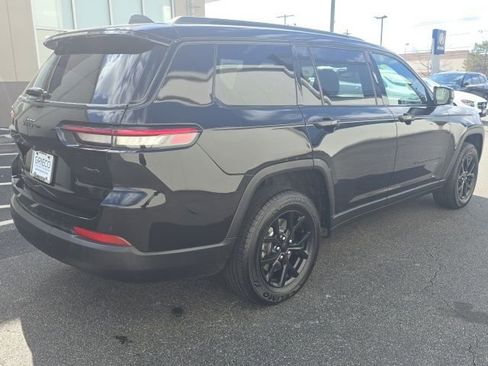 Used 2024 Jeep Grand Cherokee L Laredo image 7