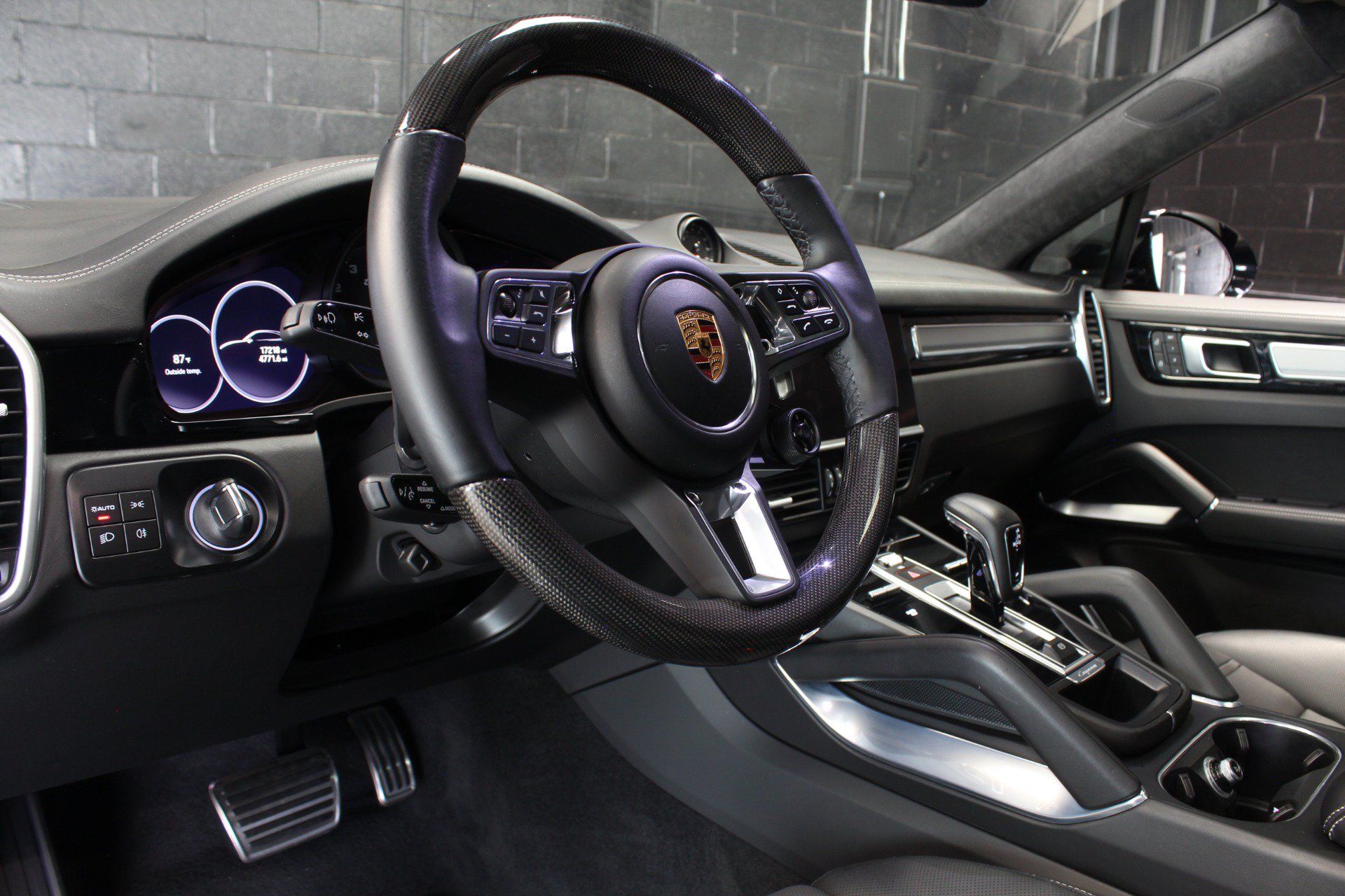 Used 2022 Porsche Cayenne Turbo AWD/4WD image 35