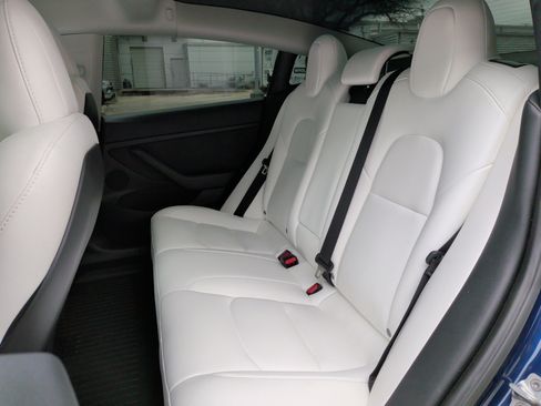 Used 2023 Tesla Model 3 Standard Range image 32