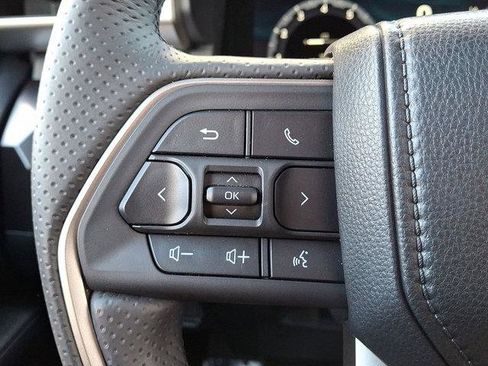 Certified 2025 Toyota 4Runner TRD Off-Road Premium image 19