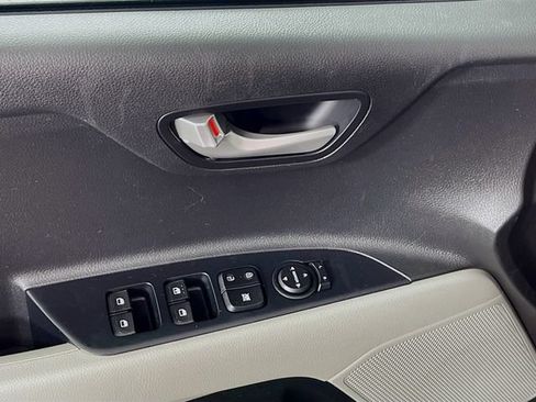 Used 2023 Kia Rio S FWD image 18