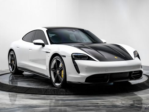 Used 2020 Porsche Taycan Turbo S image 19