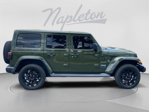 Used 2023 Jeep Wrangler Unlimited Sahara w/ Cold Weather Group AWD/4WD image 7