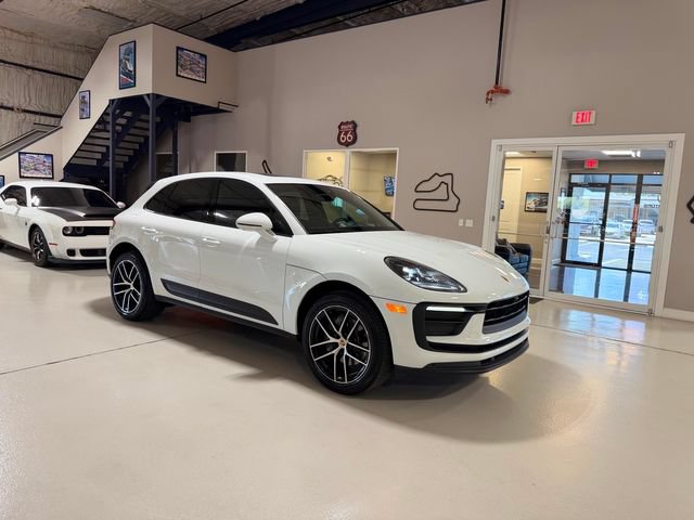 Used 2022 Porsche Macan AWD/4WD image 57