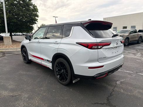 Used 2024 Mitsubishi Outlander AWD image 8