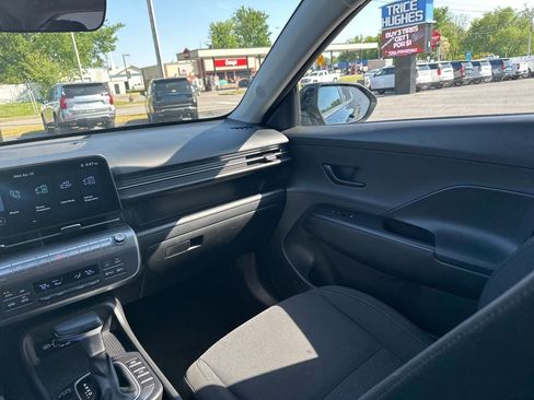 Used 2025 Hyundai Kona SEL FWD image 14