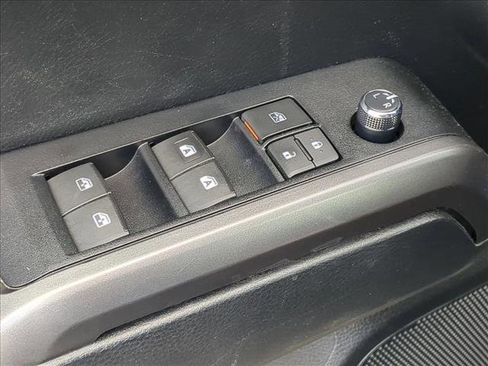 Used 2017 Toyota Tacoma SR5 image 11