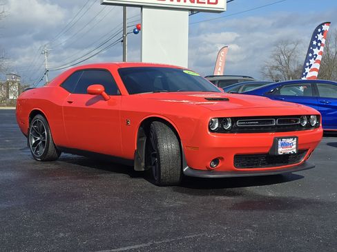 Used 2017 Dodge Challenger R/T Scat Pack w/ Leather Interior Group image 13