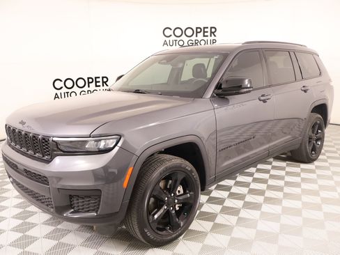 Used 2024 Jeep Grand Cherokee L Laredo AWD/4WD image 9