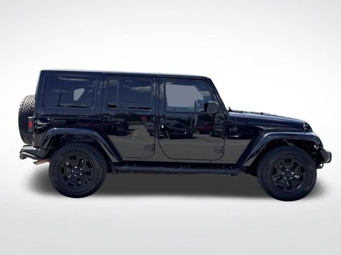 Used 2016 Jeep Wrangler Unlimited Sahara AWD/4WD image 8