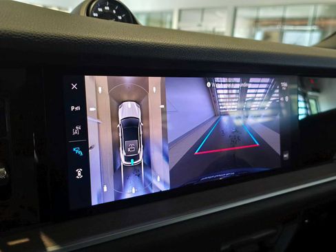 Used 2024 Porsche Cayenne Coupe image 28