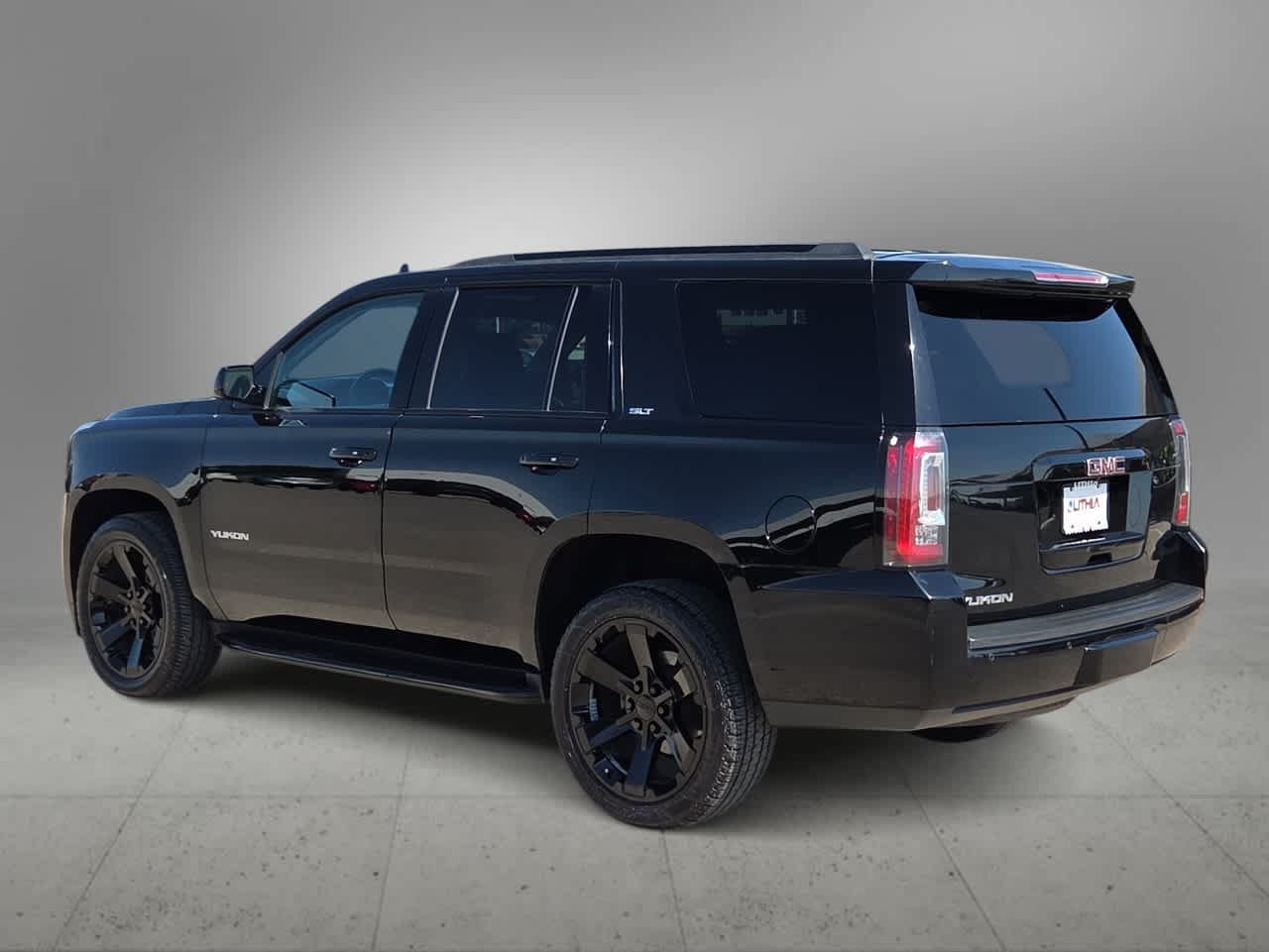 Used 2019 GMC Yukon SLT w/ Graphite Performance Edition RWD image 6
