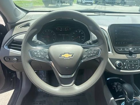 Used 2025 Chevrolet Malibu LT FWD image 15