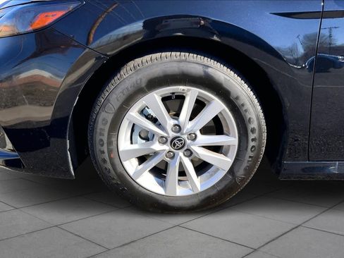 Used 2025 Toyota Camry LE w/ Convenience Package image 10