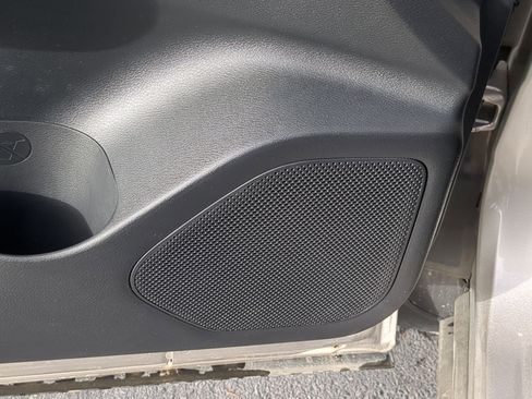 Used 2025 Nissan Rogue SL w/ Tech Package image 15