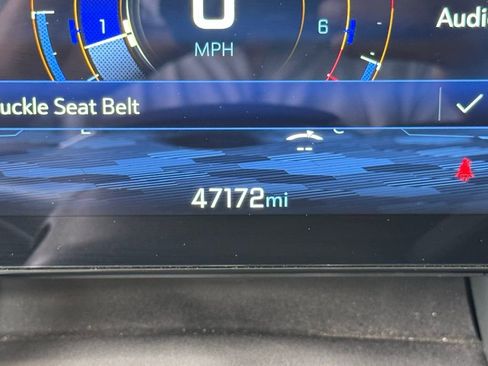 Used 2025 Chevrolet Equinox LT w/ Convenience Package II image 3