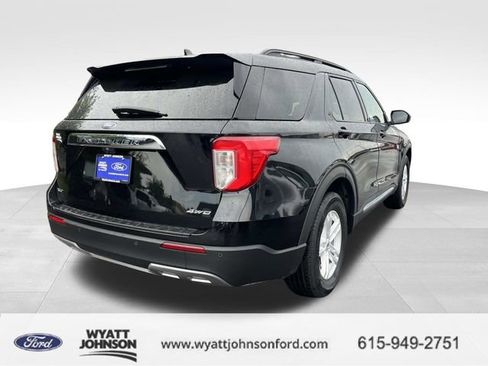 Certified 2022 Ford Explorer XLT w/ Equipment Group 202A AWD/4WD image 3