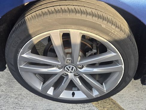 Used 2017 Volkswagen Passat 1.8T R-Line FWD image 5