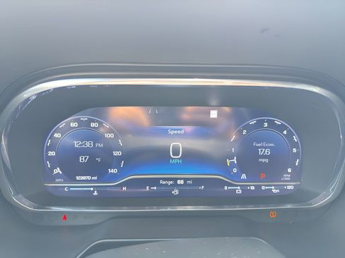 Used 2022 Chevrolet Suburban LT image 13