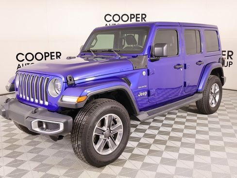 Used 2019 Jeep Wrangler Unlimited Sahara image 11