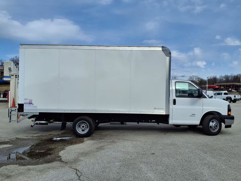New 2026 GMC Savana 4500 w/ Power Convenience Package RWD image 17