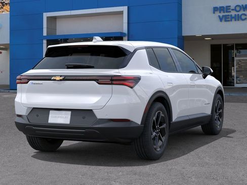 New 2026 Chevrolet Equinox EV LT image 4